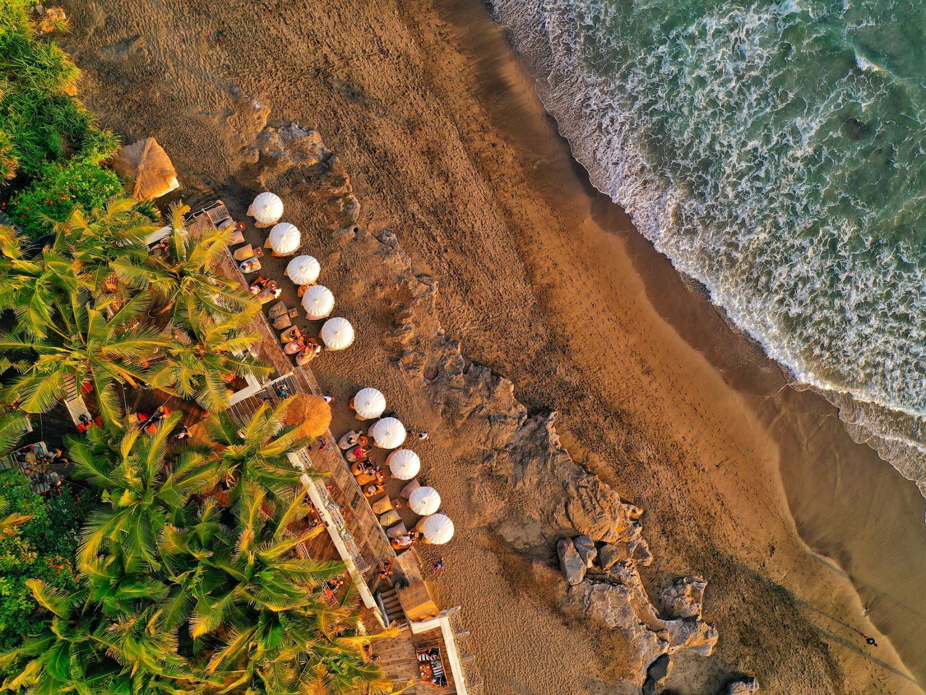 Alcuni dei migliori resort al mondo si trovano nei dintorni di Ubud e al sud di Bali ©Christian Nugroho/Shutterstock
