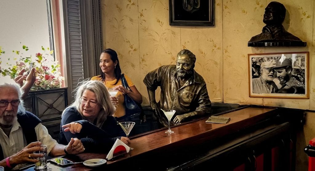 Papa Hemingway non è mai andato via dal Floridita dell’Avana. © Adalberto Roque / AFP via Getty Images