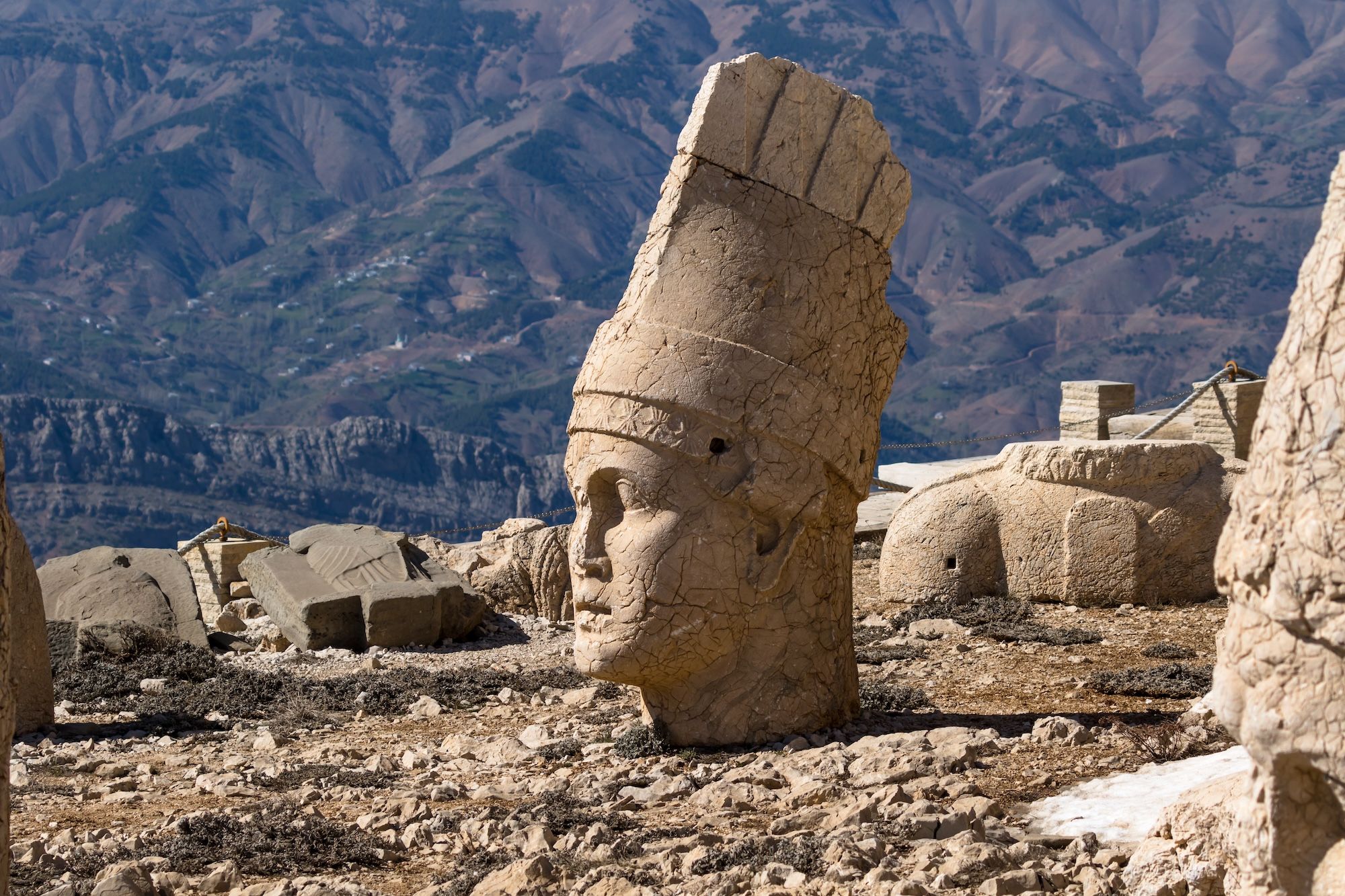 Le teste alte 2 metri del Nemrut Dağı ©Yavuz Alhan/Shutterstock