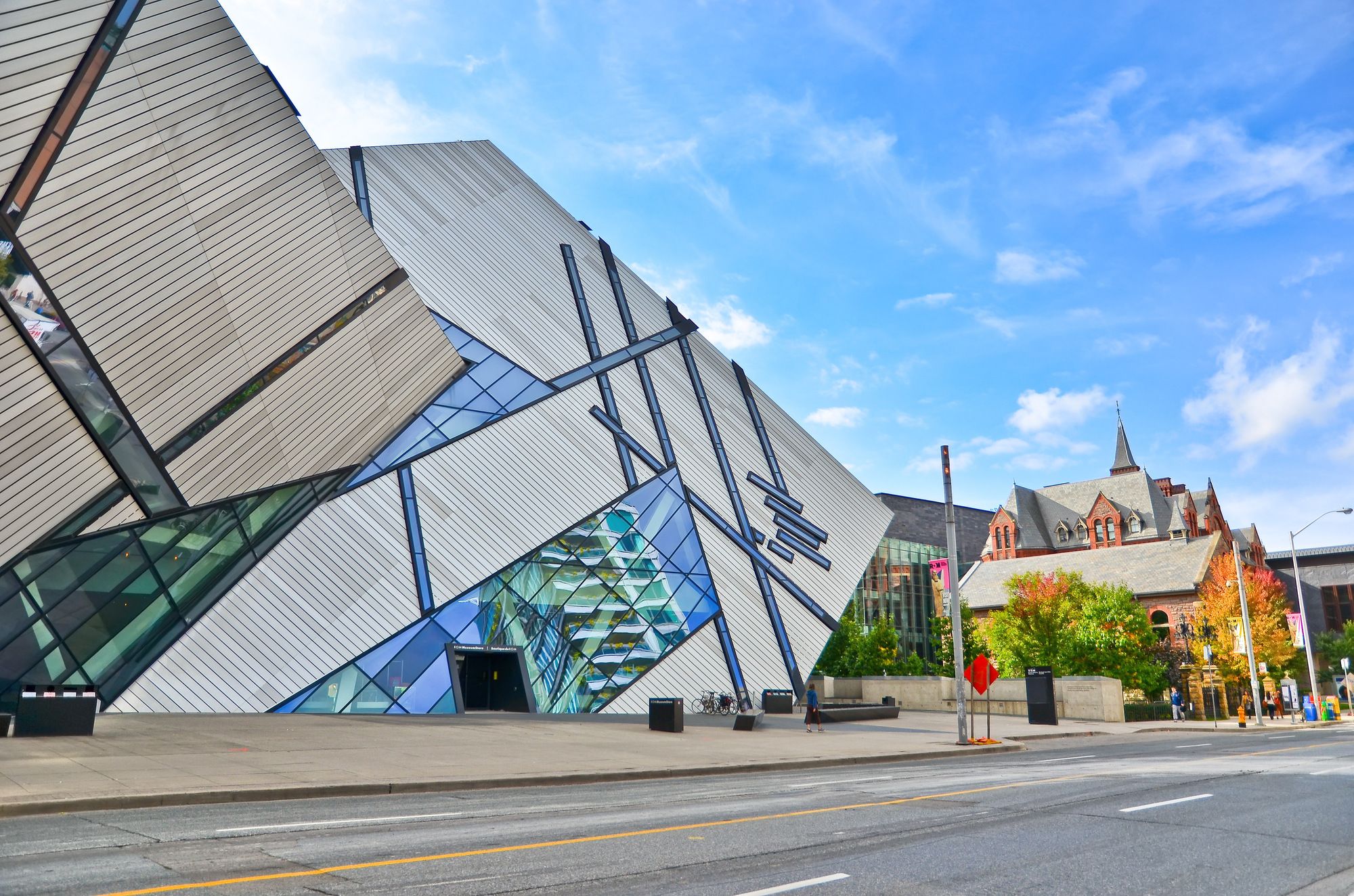 L’iconica facciata del Royal Ontario Museum, Toronto ©Javen/Shutterstock