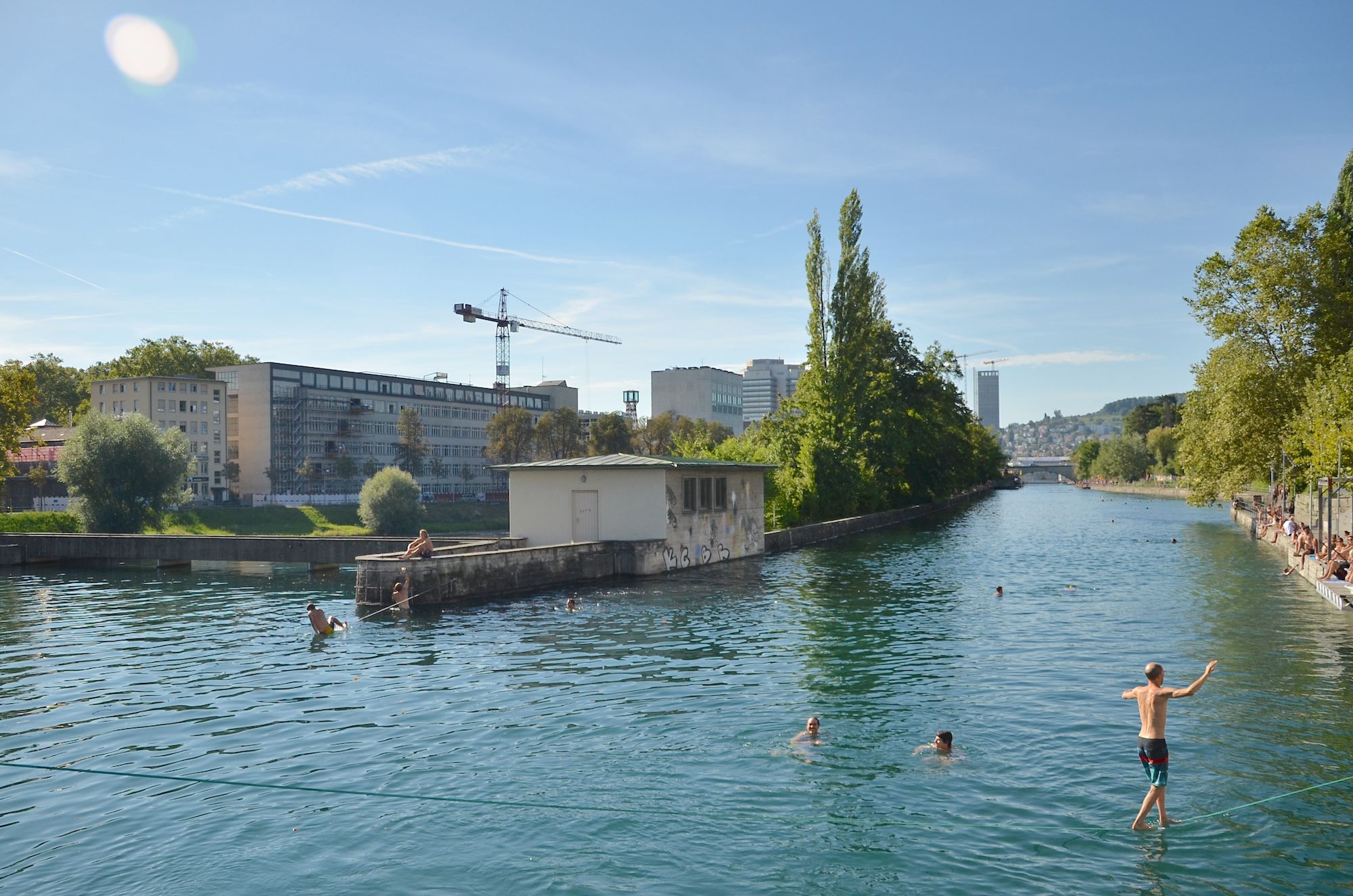 Un tuffo nel fiume Limmat ©peacefoo/Shutterstock