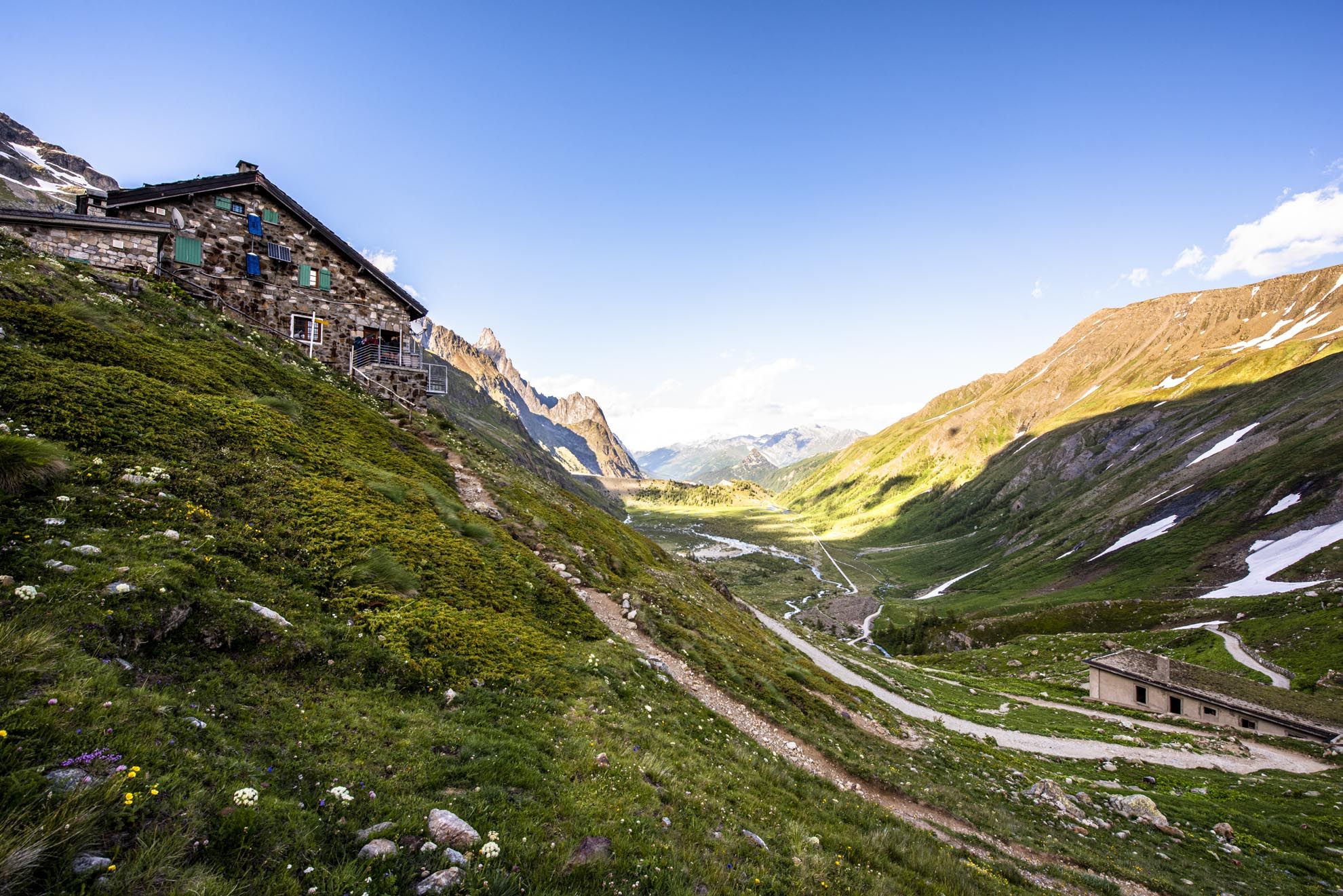 Il Rifugio Elisabetta in Val Veny