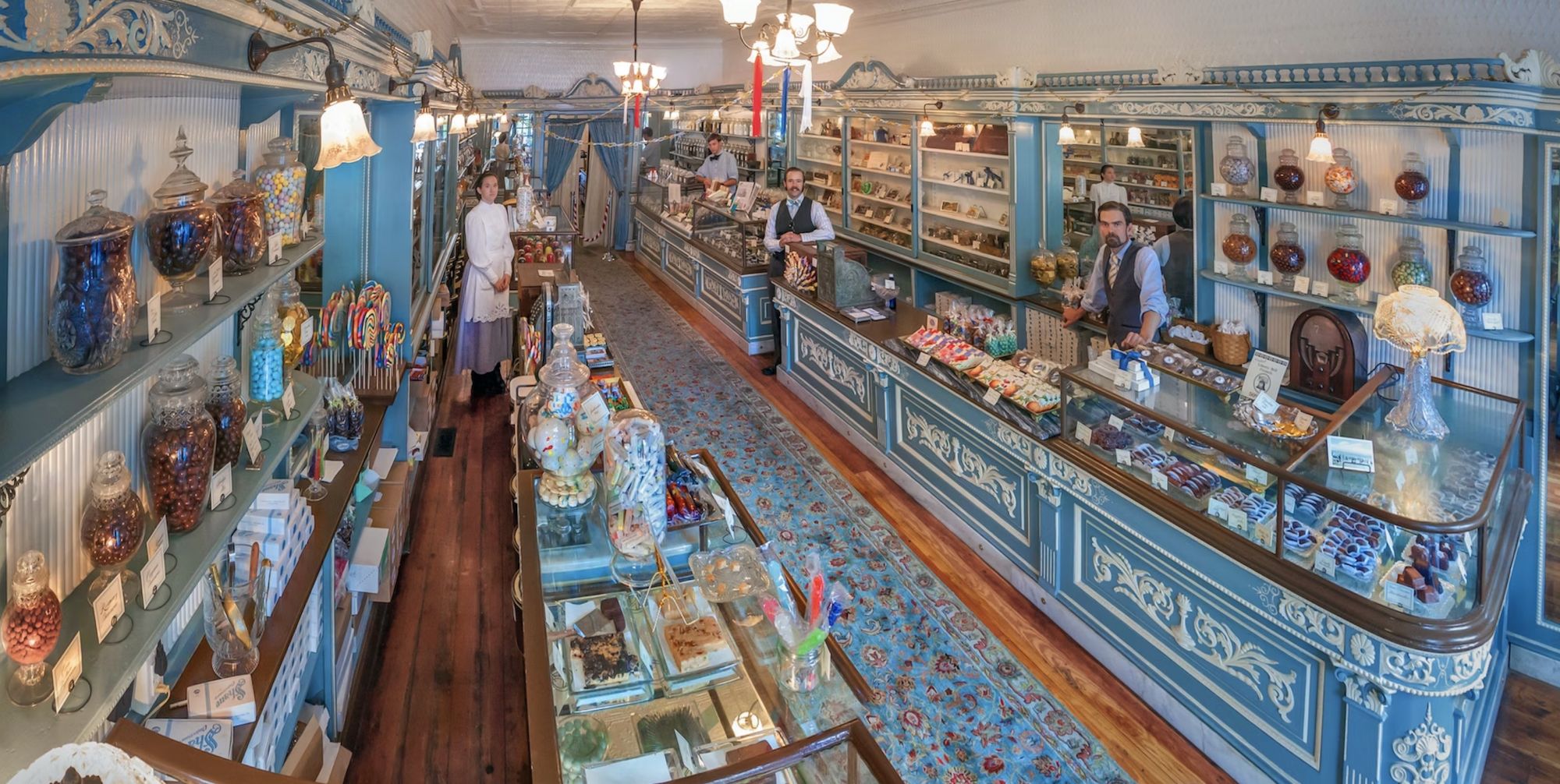 Scegliete qualche regalo nei negozi della Città Vecchia, come la pasticceria Shane © G. Widman / Visit Philadelphia