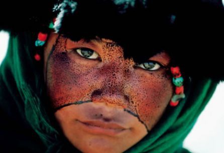 Ragazza nomade del Tibet occidentale - foto di Kazuyoshi Nomachi