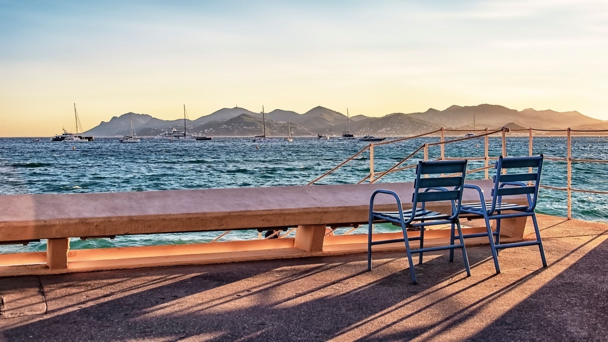 Vista dalla Croisette, il famoso lungomare di Cannes ©Stockbym / Shutterstock