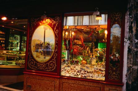 Rue Monge, la strada delle pasticcerie - fotografia di Richard Nebesky © Lonely Planet Images