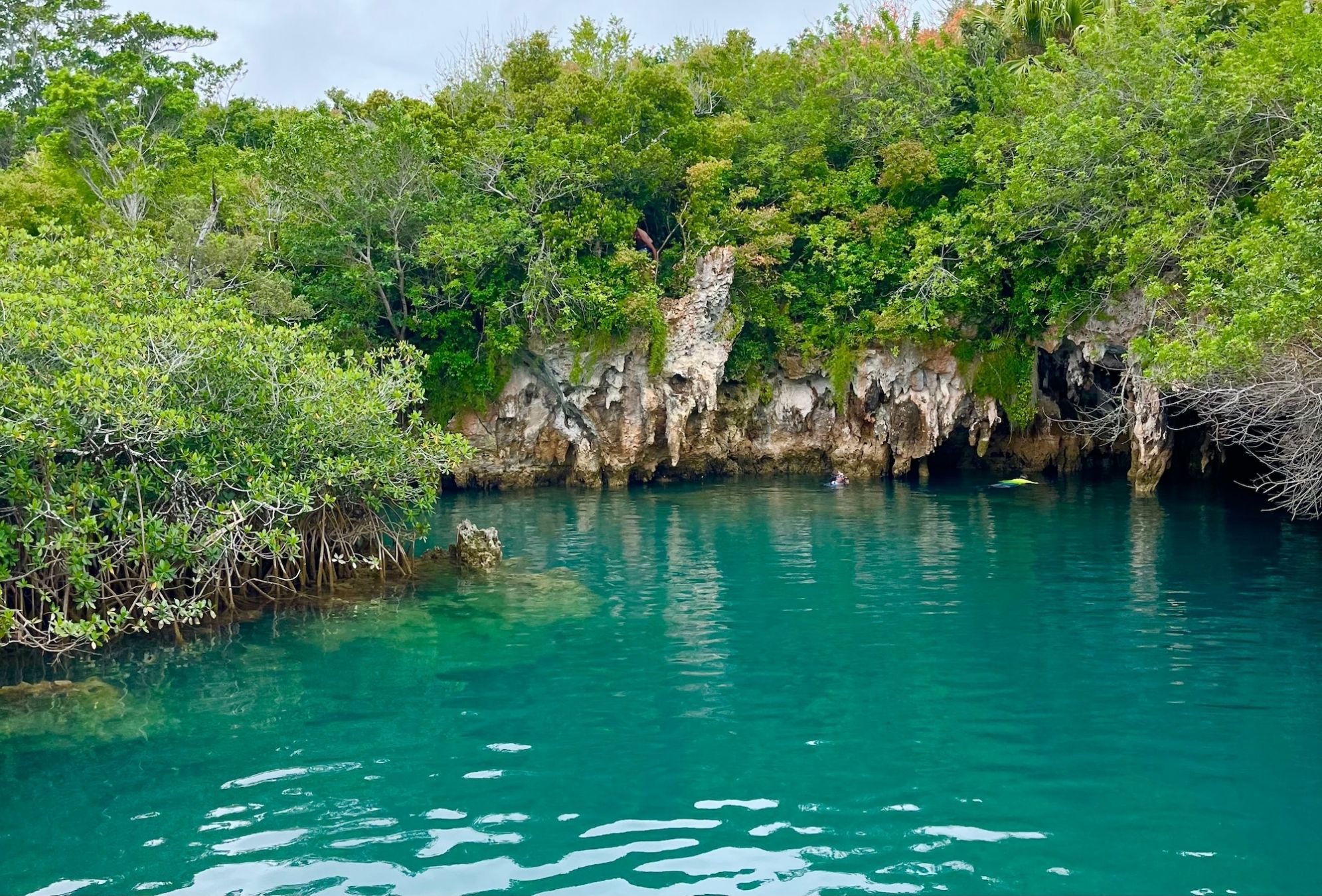 Blue Hole Park © HDAmici / Shutterstock