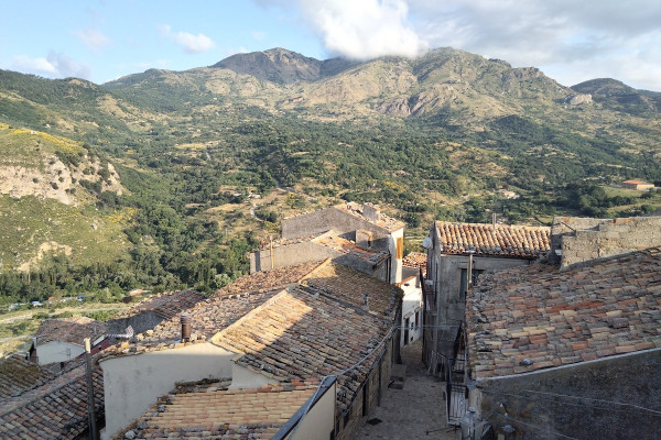 Il paese di Petralia Sottana, nelle Madonie | ph. Erica Balduzzi