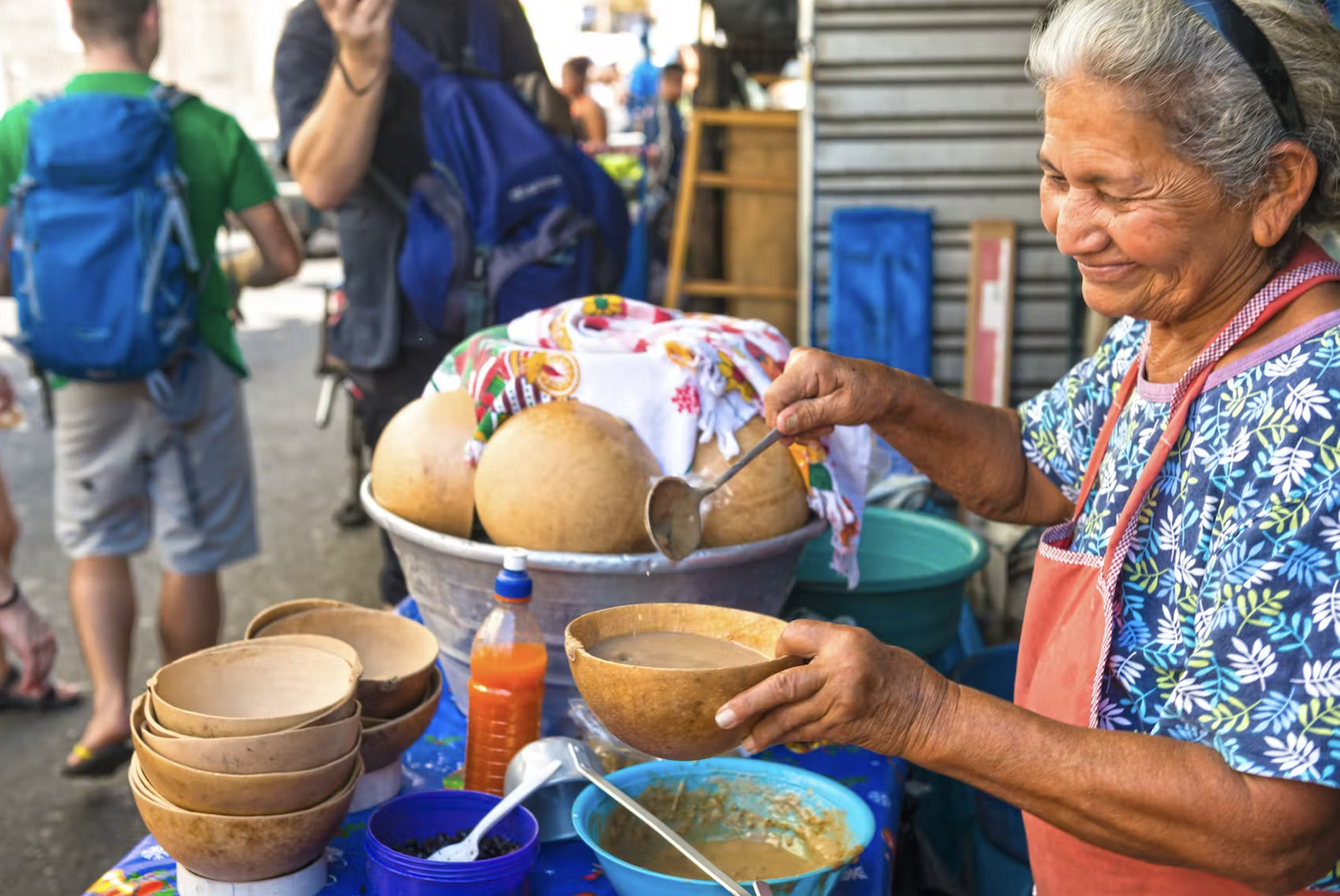Nonostante il clima tropicale, la zuppa è un piatto molto diffuso in El Salvador tutto l’anno © helovi / Getty Images