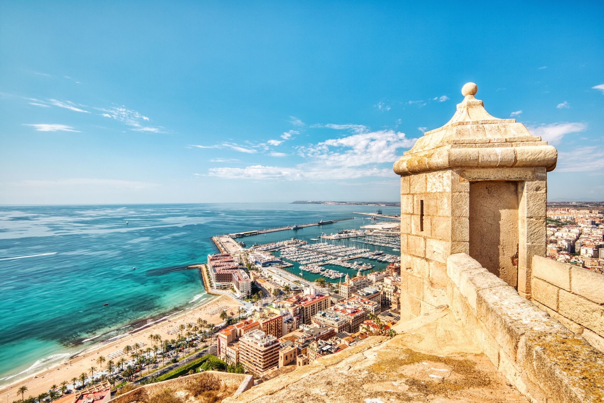Alicante è la base perfetta pr scoprire le spiagge della Costa Blanca©RomanSlavik/Shutterstock