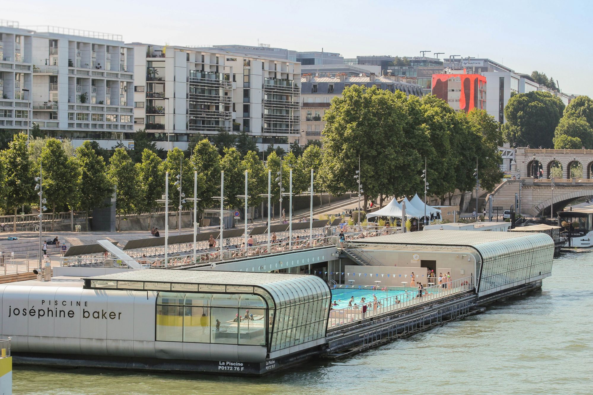 La piscina Joséphine Baker galleggia sulla Senna. © irena iris szewczyk / Shutterstock