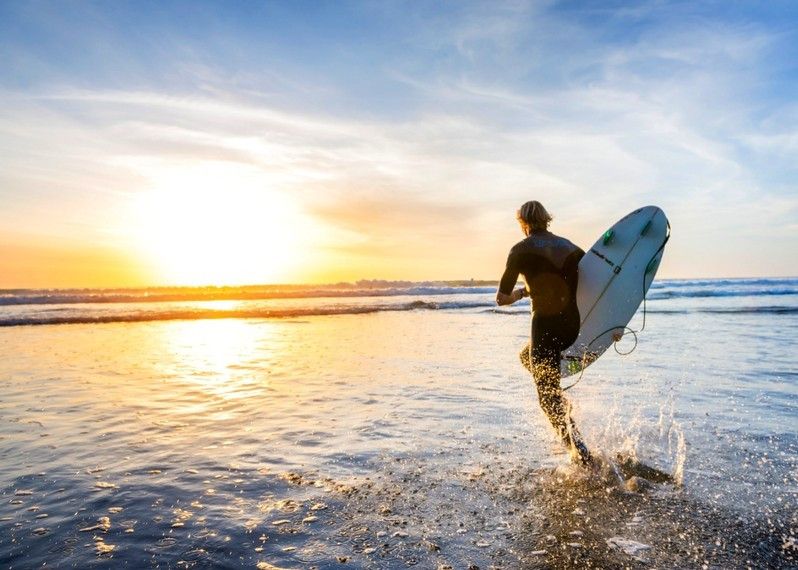 Surf a Piha, North Island, Nuova Zelanda ©Justin Foulkes/Lonely Planet