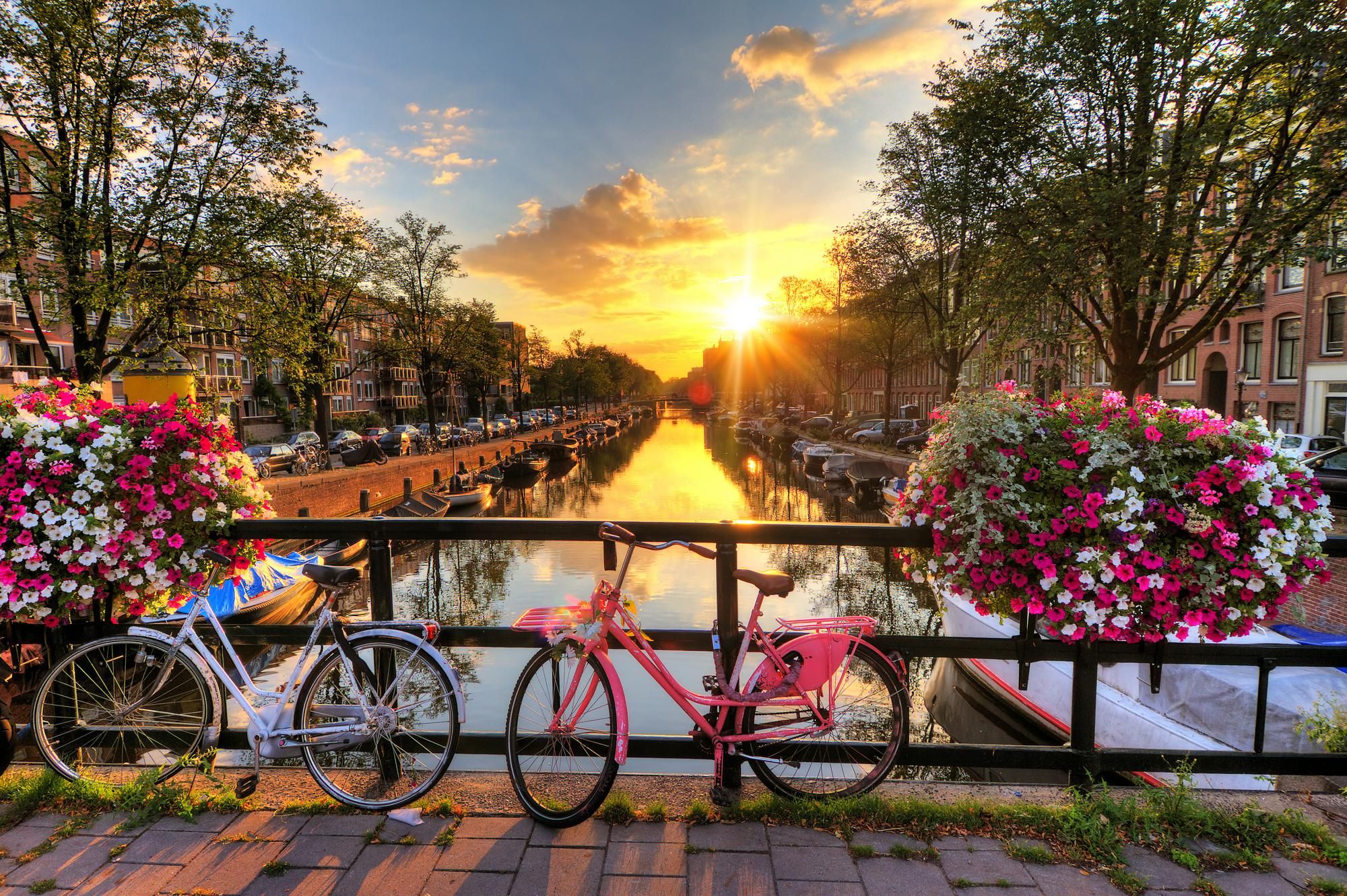 Amsterdam sta cercando di attrarre un turismo diverso, più orientato verso le sue bellezze culturali ©Getty Images/iStockphoto