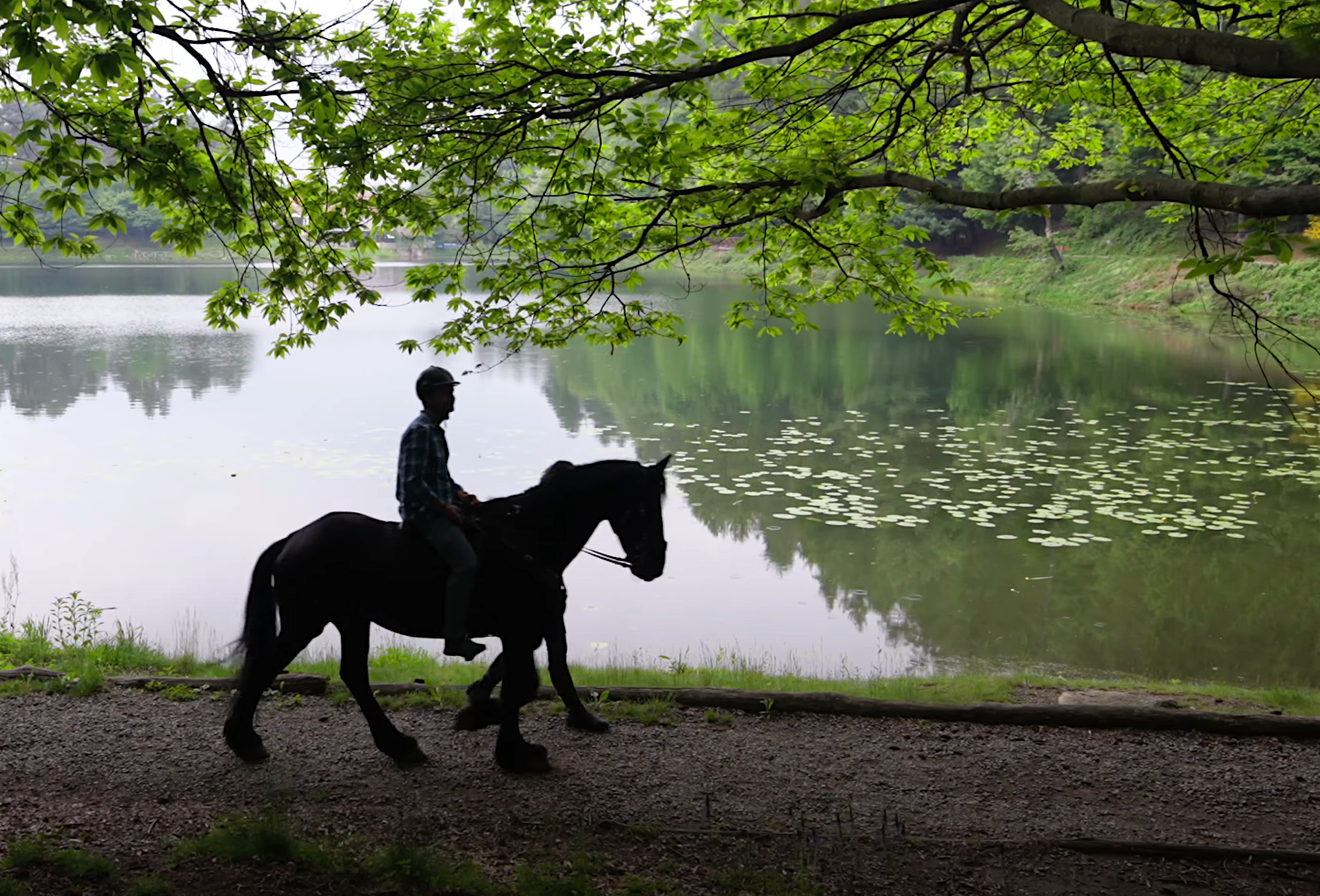 A cavallo intorno al Lago di Meugliano