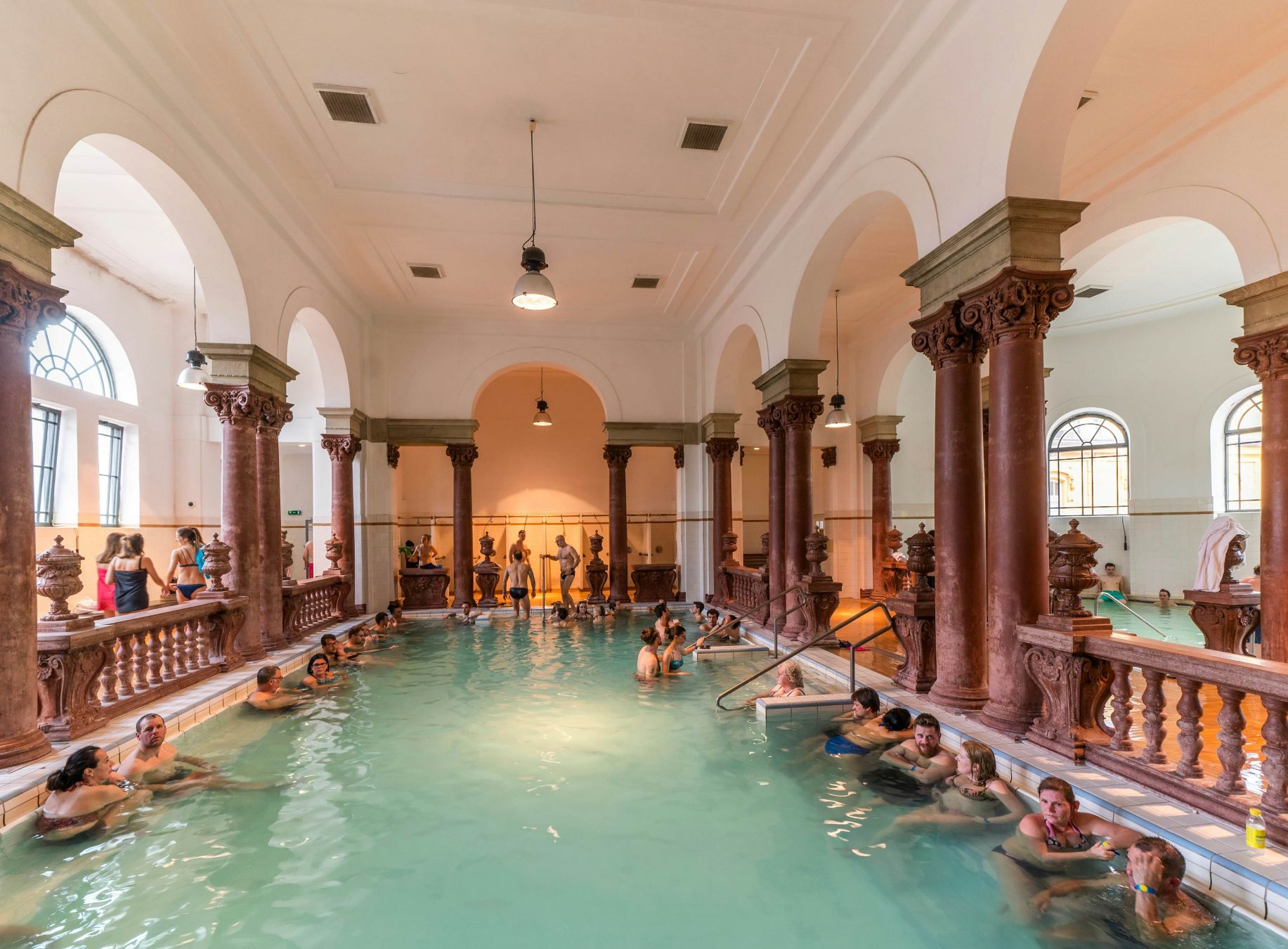 Il bagno termale Széchenyi a Budapest. © Shutterstock