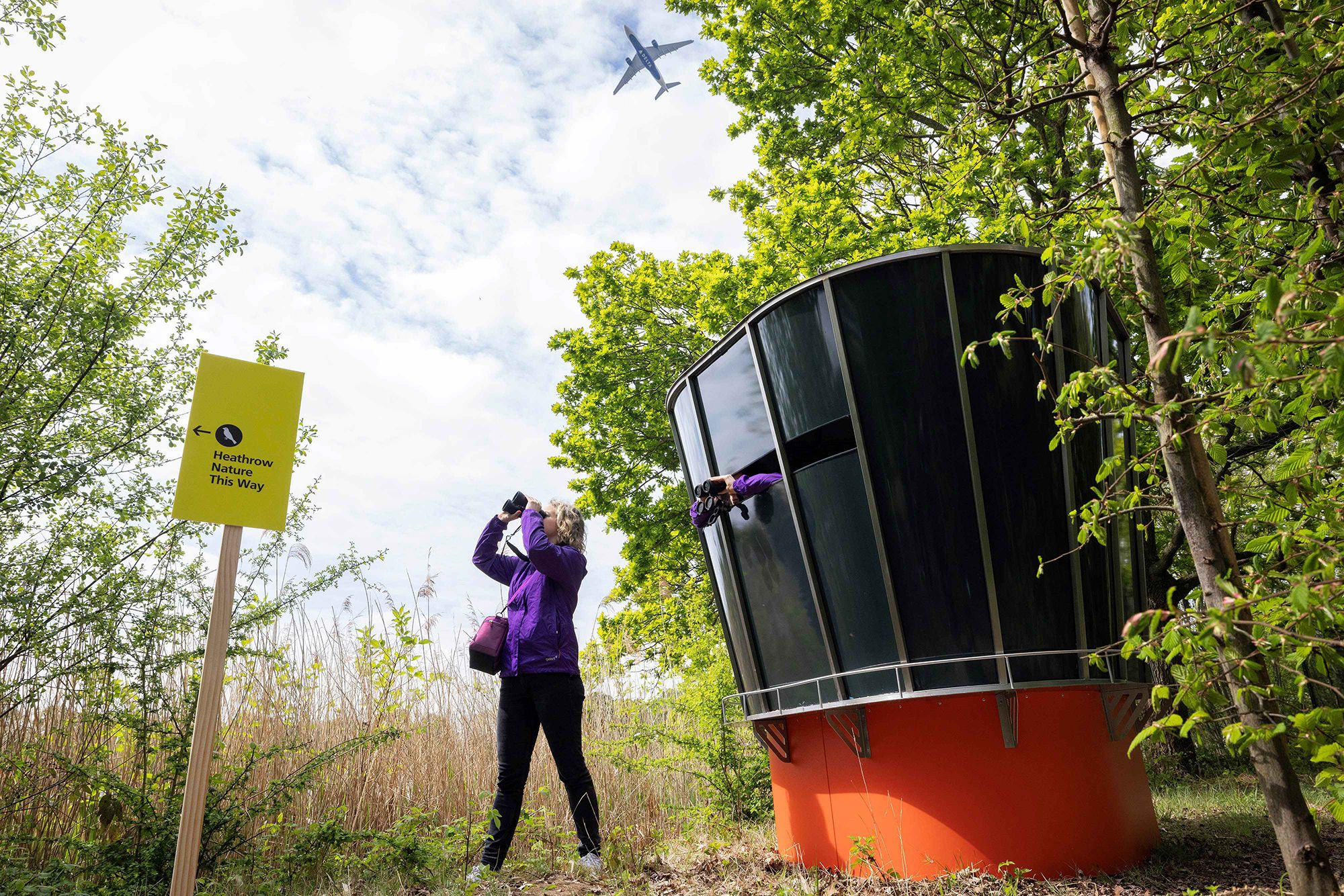 Ispirata all’iconica torre di controllo aereo, la Nature Traffic Control Tower è una torretta dedicata al birdwatching © Heathrow Media Centre