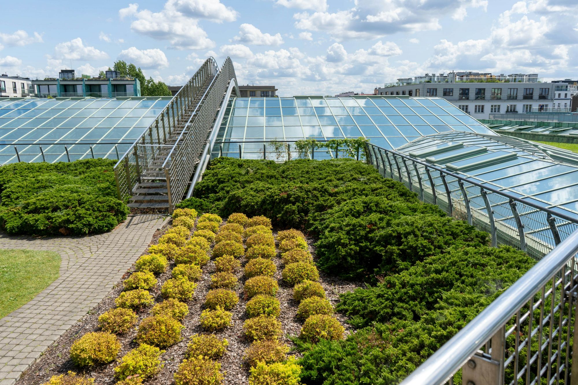 Il giardino pensile della Biblioteca Universitaria di Varsavia, verdissimo e panoramico. © Real_life_photo/Shutterstock