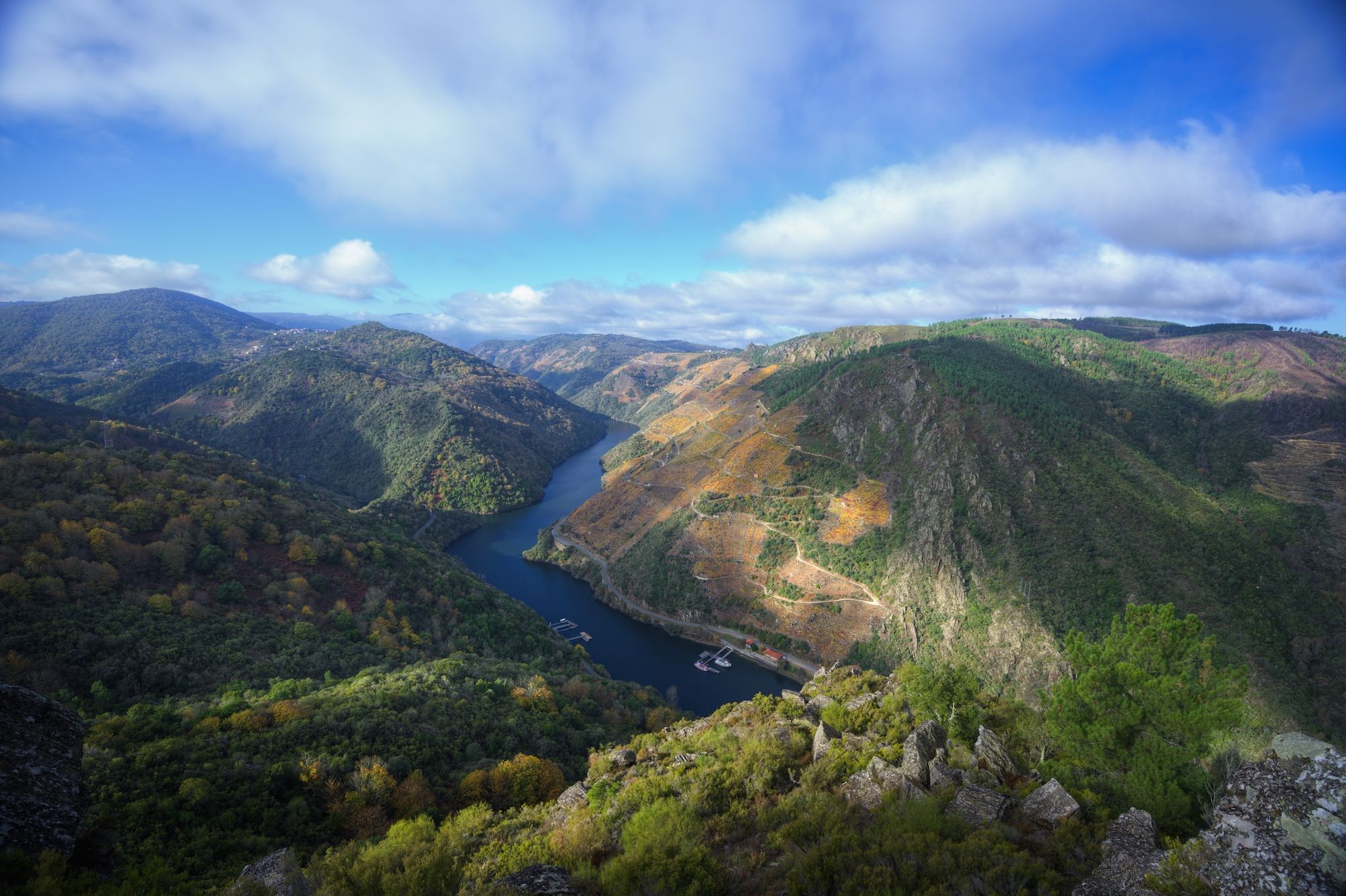 La Ribeira Sacra vista da Ourense, in Galicia ©luscofusco