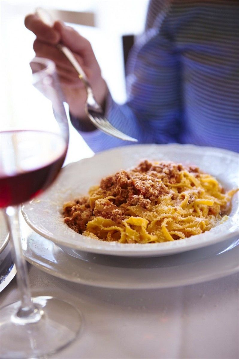 Tagliatelle al ragù, uno dei piatti tipici di Bologna. © Matt Munro / Lonely Planet