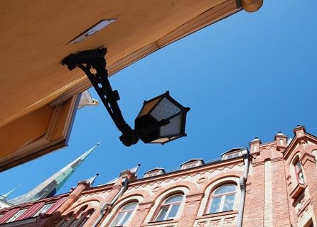 Tallinn, scorcio dal basso © Fotografia di Maria Chiara Castriota Scanderbeg