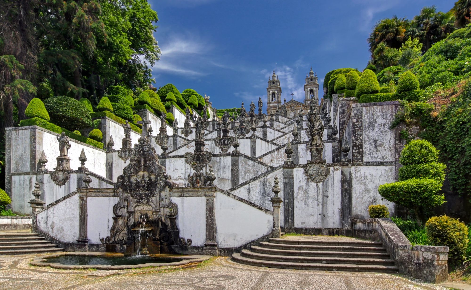 L’iconica scalinata del santuario del Bom Jesus ©Henner Damke/Shutterstock