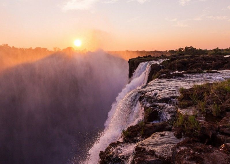 Tramonto sulle 'Devil's Pools'. ©StanislavBeloglazov/Shutterstock