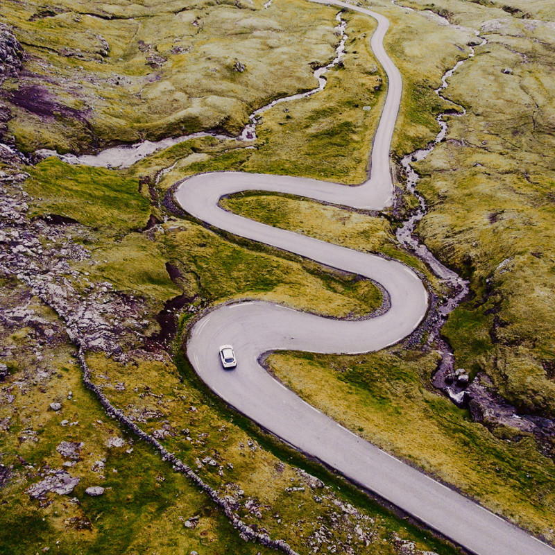 Auto Odyssey: Self-Navigating Car Adventures permette di visitare i luoghi meno noti delle Isole Faroe © Visit Faroe Islands