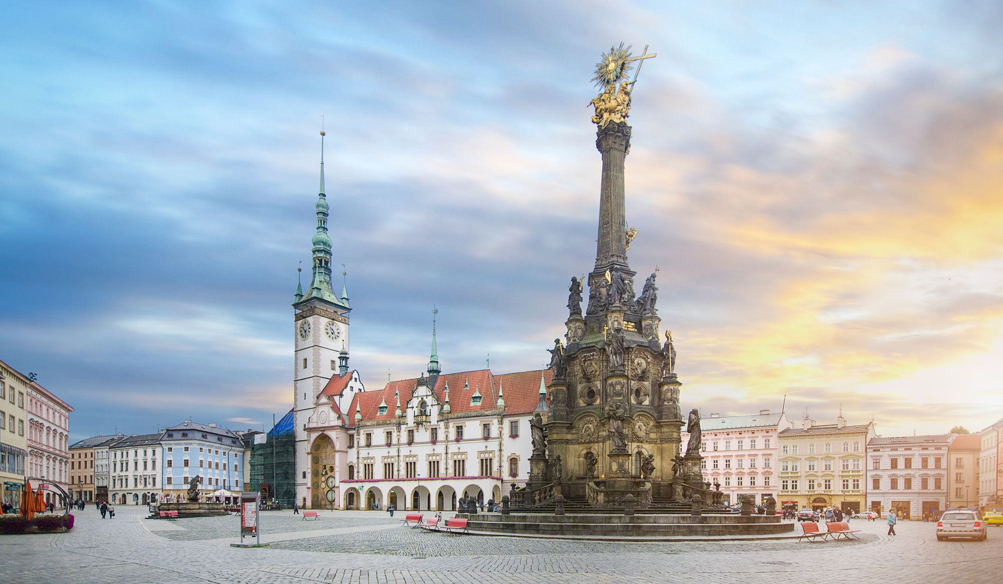 Panorama di Olomouc con la piazza principale e Colonna della Santissima Trinità ©Mitzo / Shutterstock