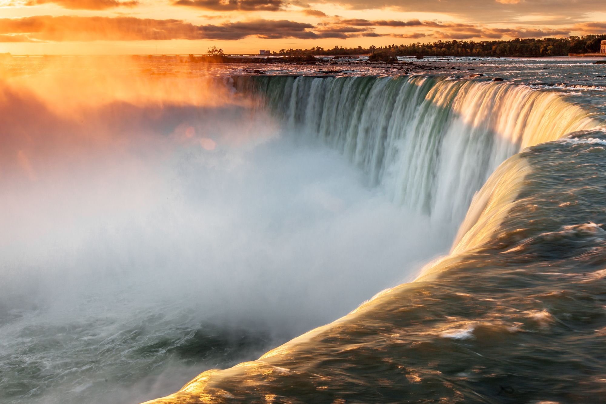 Le Cascate del Niagara, al confine tra Stati Uniti e Canada, sono un’ottima destinazione per osservare l’eclissi ©Marina Sorokina/500px