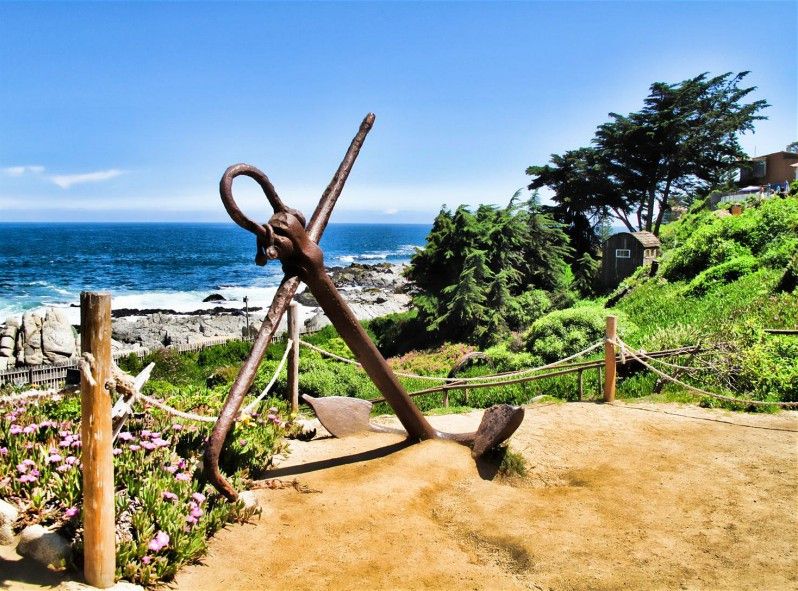 Un'ancora collocata vicino alla tomba di Neruda, all'esterno della sua casa di Isla Negra © B. Kim Barnes / Getty