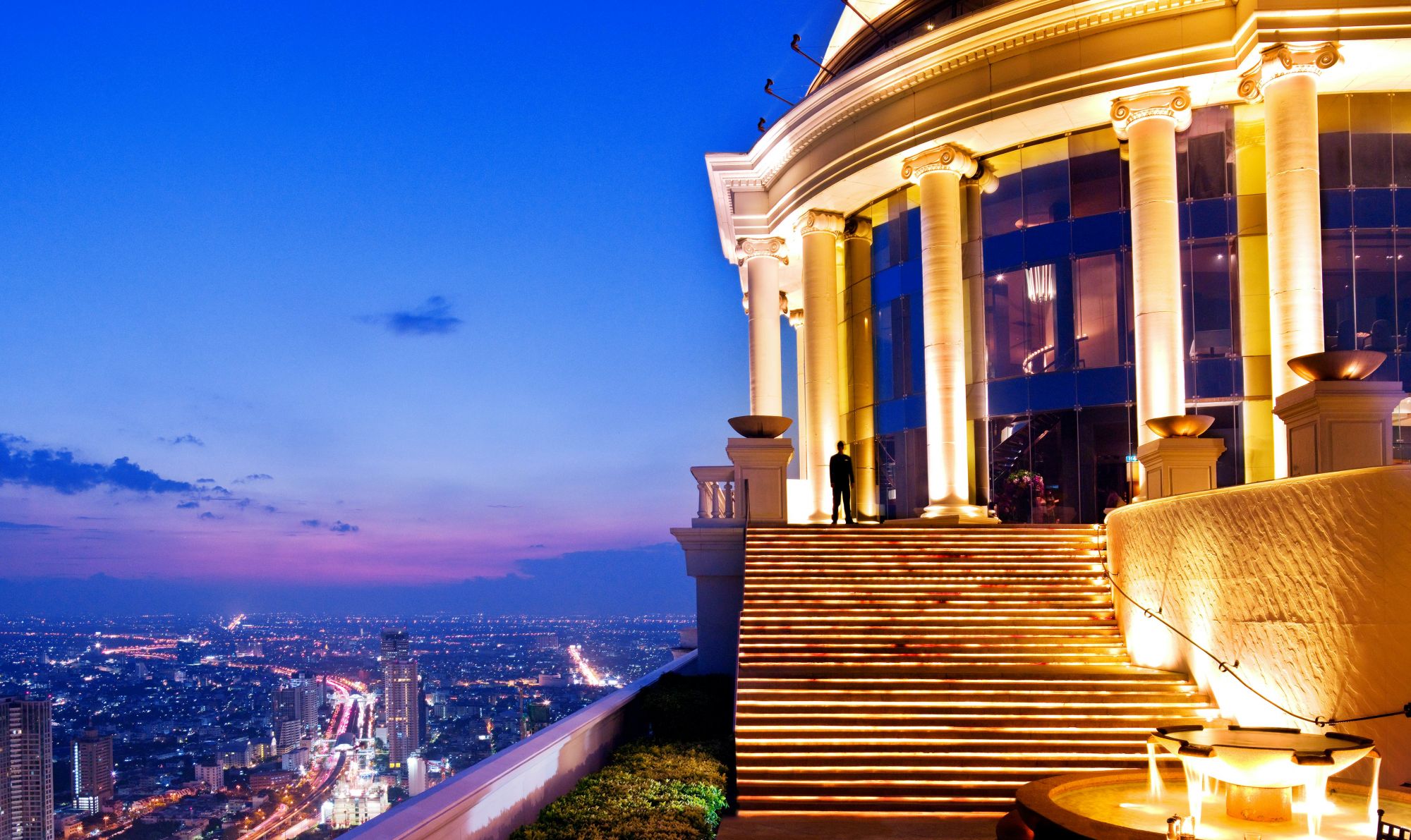 Un magnifico rooftop bar di Bangkok. © Getty Images