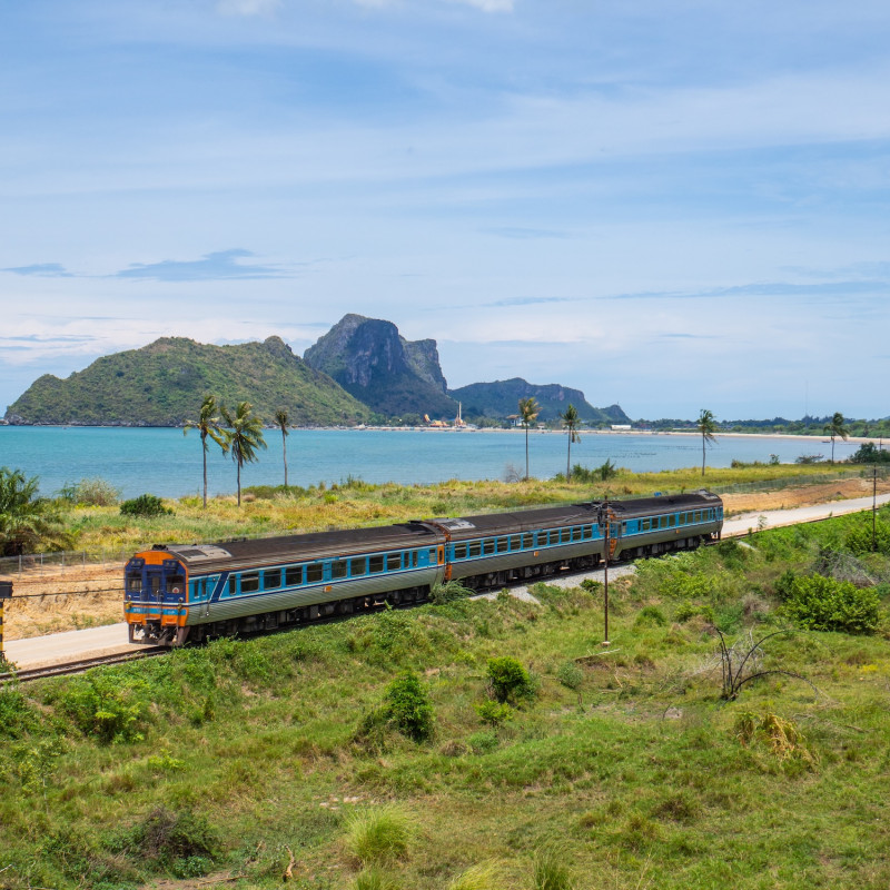 Viaggiando sui normali treni passeggeri tra Bangkok e Singapore farete un’esperienza indimenticabile  ©Pratan Saetang/Shutterstock