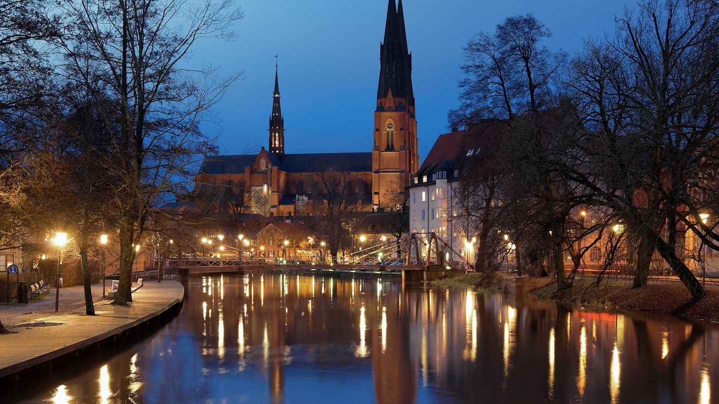 La cattedrale di notte, Uppsala, Svezia. Mikhail Markovskiy/Shutterstock