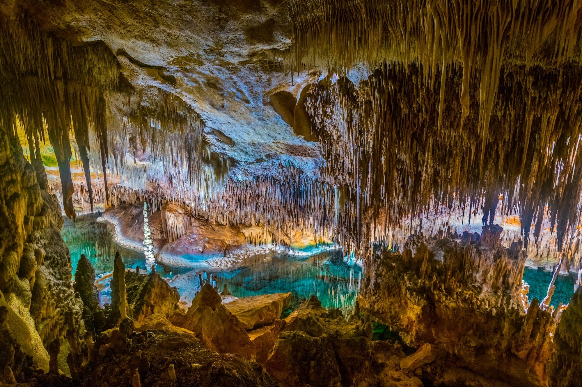 Le Coves del Drach ©trabantos/Shutterstock