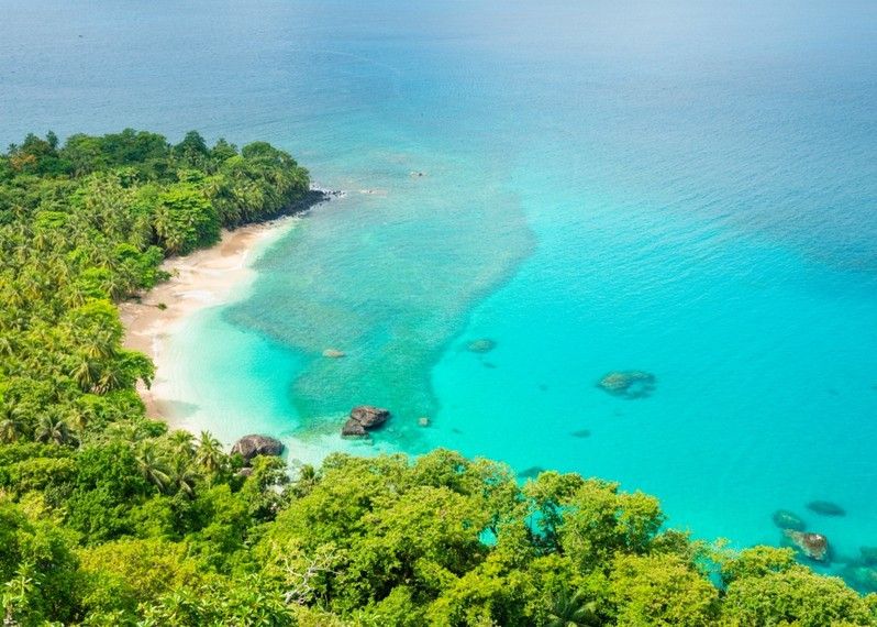 Veduta aerea di Principe Island. ©Justin Foulkes/Lonely Planet