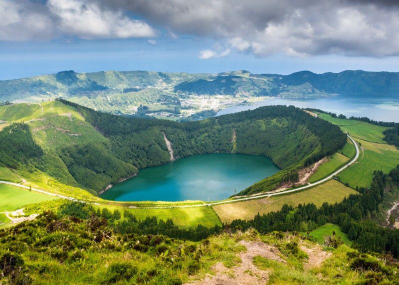 Veduta aerea di Sete Cidades, Azzorre, Portogallo.
©Vicky SP/Shutterstock