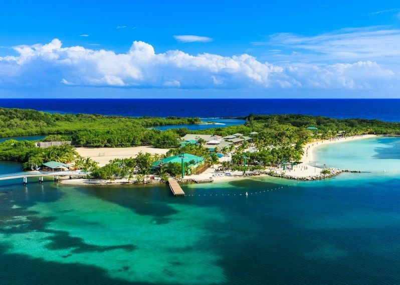 Veduta panoramica dell'isola Roatan, Honduras ©sorincolac/Getty Images