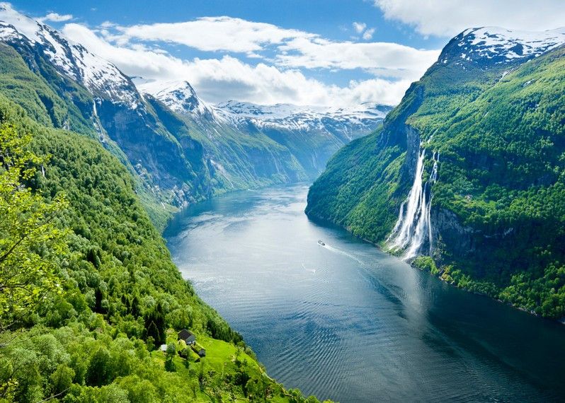 Vista da togliere il fiato sul Geirangerfjord, Norvegia. ©Justin Foulkes/Lonely Planet