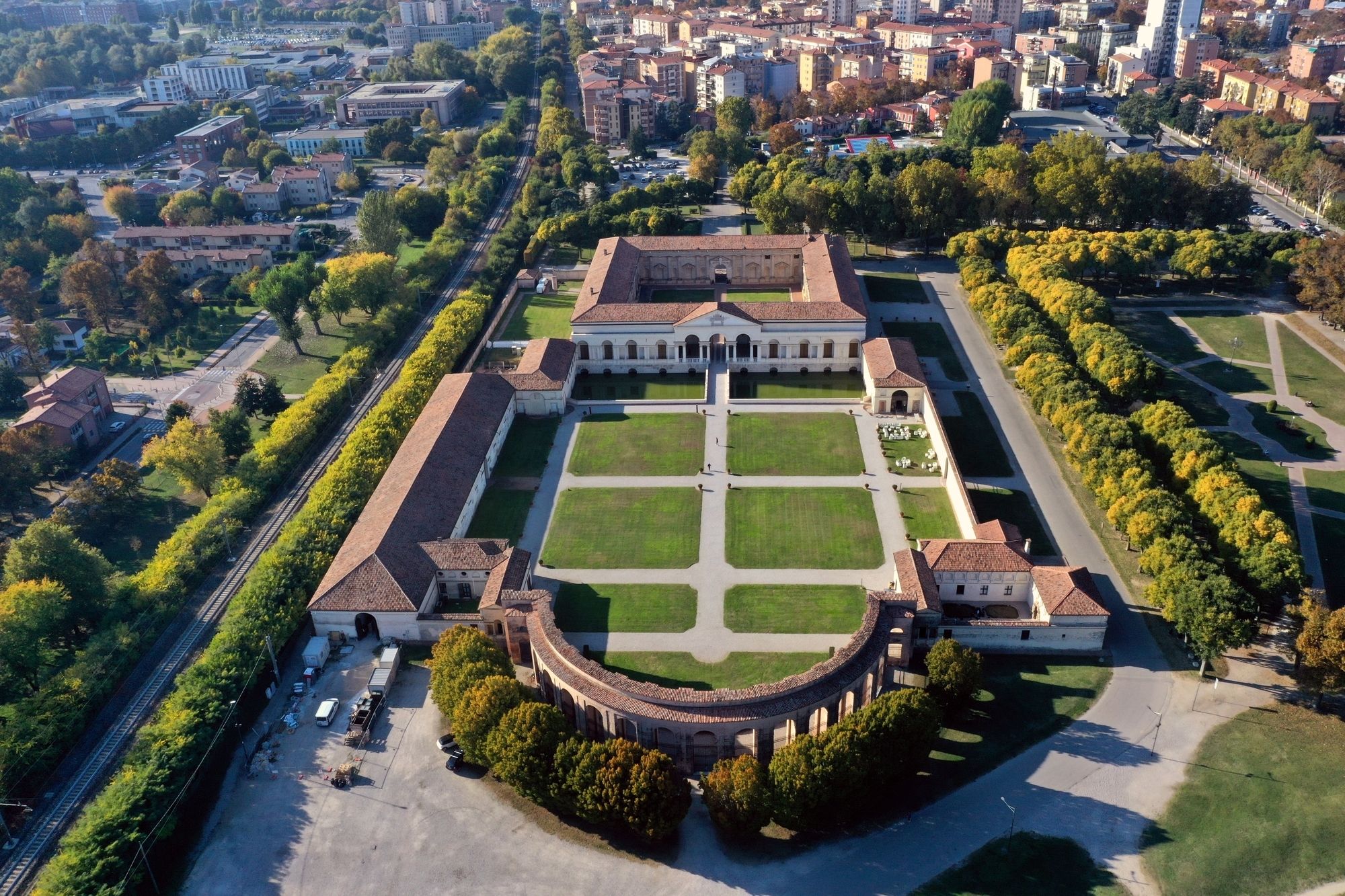 Il complesso di Palazzo Te visto dall’alto, Mantova ©D-VISIONS / Shutterstock