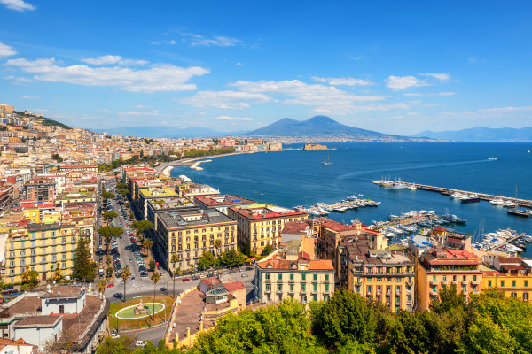 Chiaia a Napoli, dove batte sempre il sole