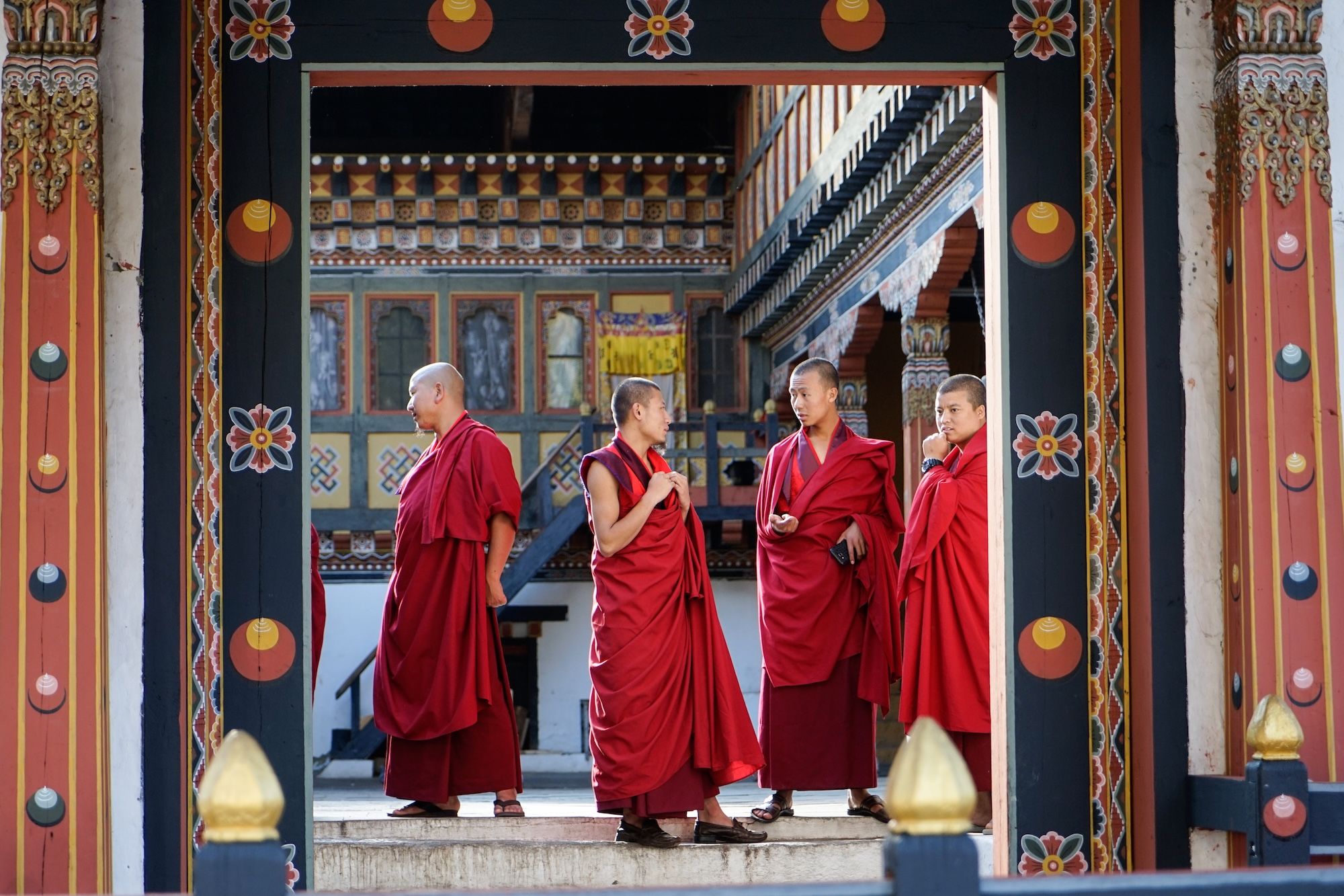 Monaci al Trashi Chhoe Dzong ©angela Meier /Shutterstock