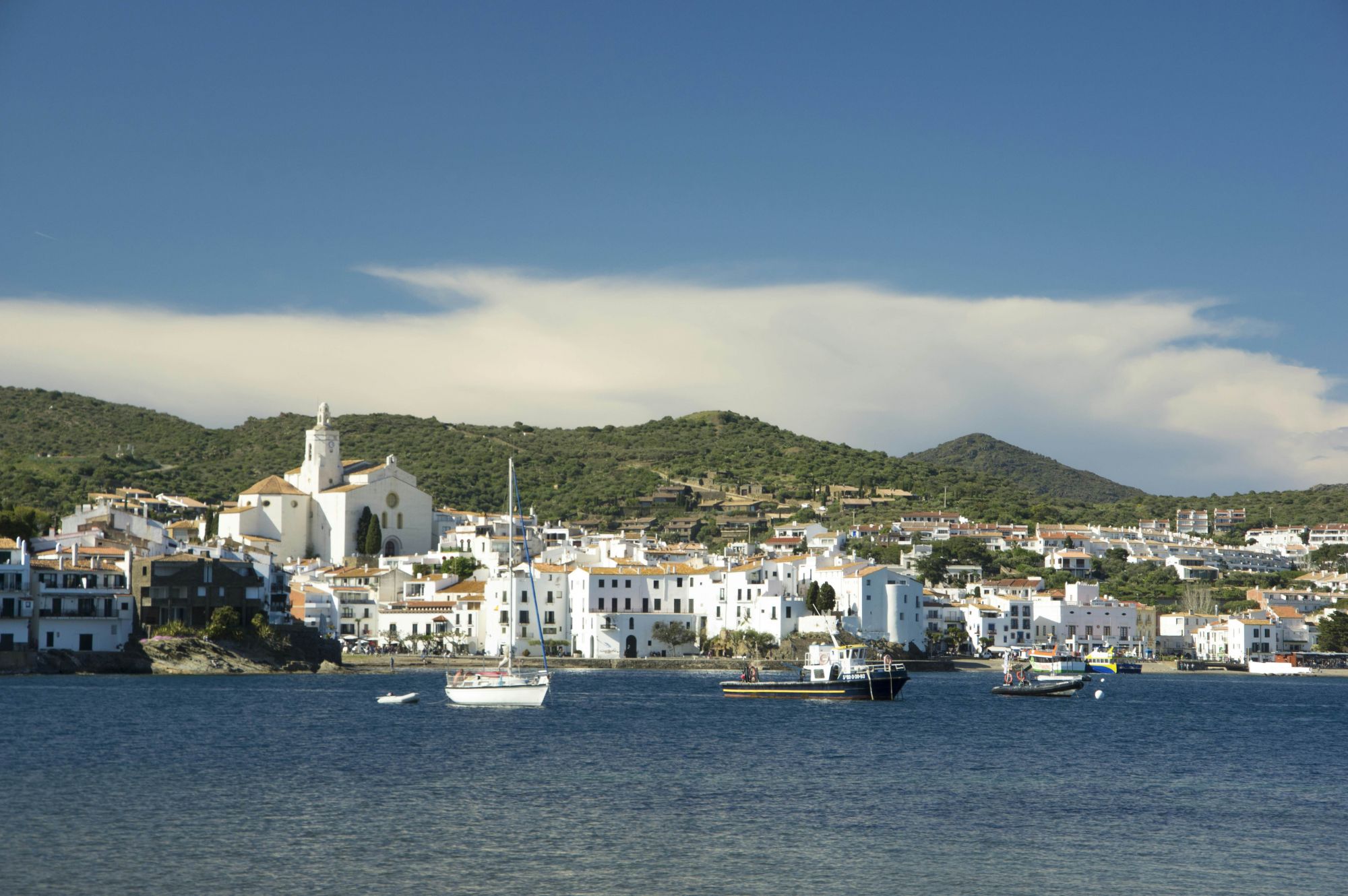 Veduta di Cadaqués dal mare. © Iñigo Fdz de Pinedo/Getty Images