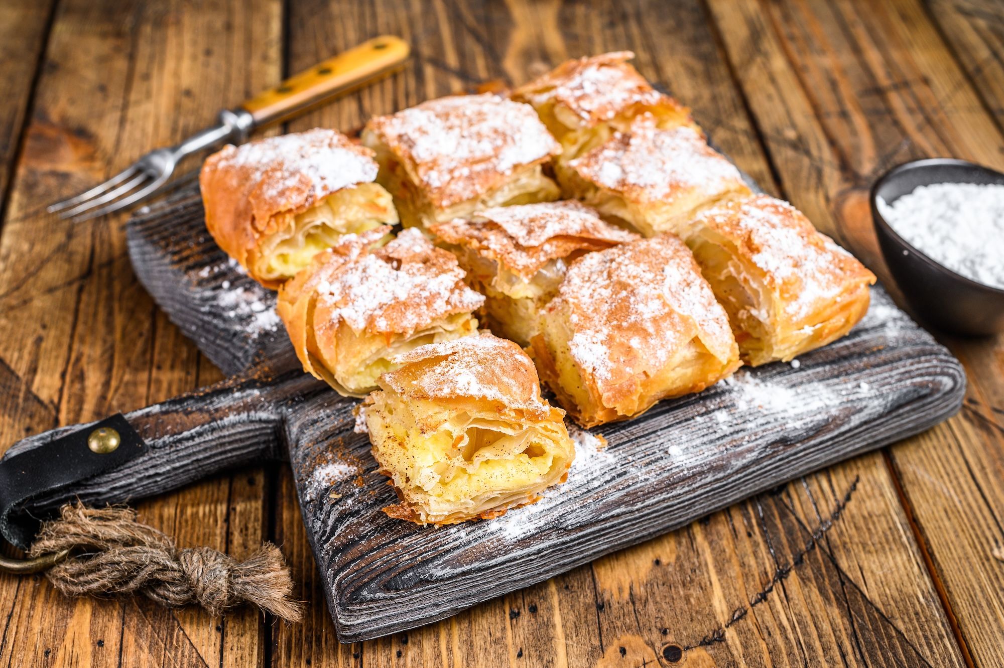 La celebre bougatsa di Thessaloníki ©Mironov Vladimir /Shutterstock