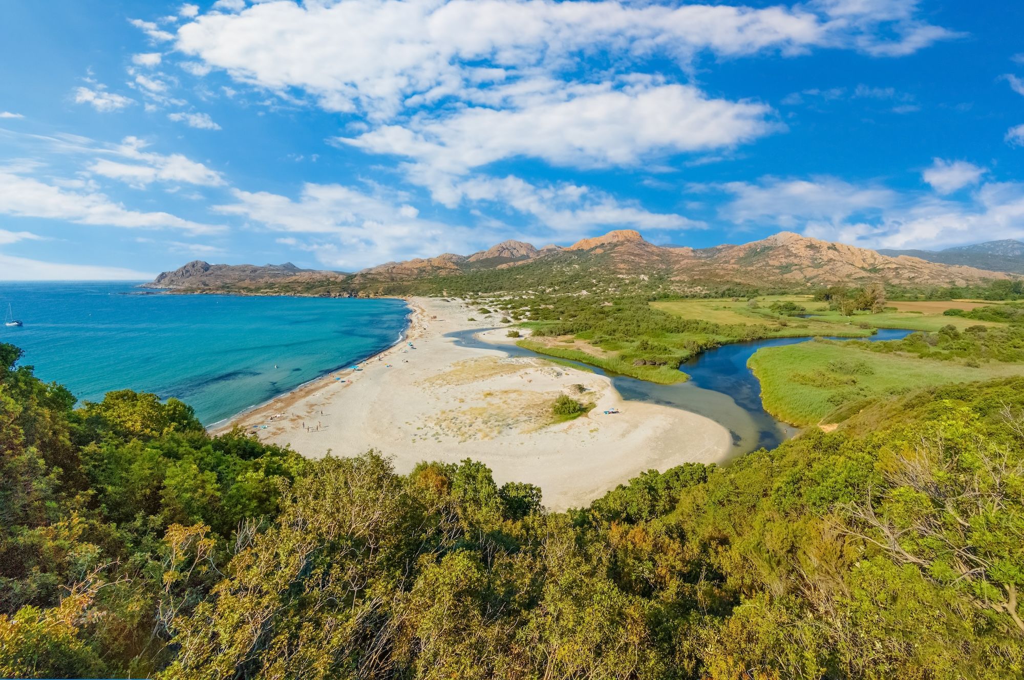 Le acque azzurre del delta dellʼOstriconi ©ValerioMei/Shutterstock