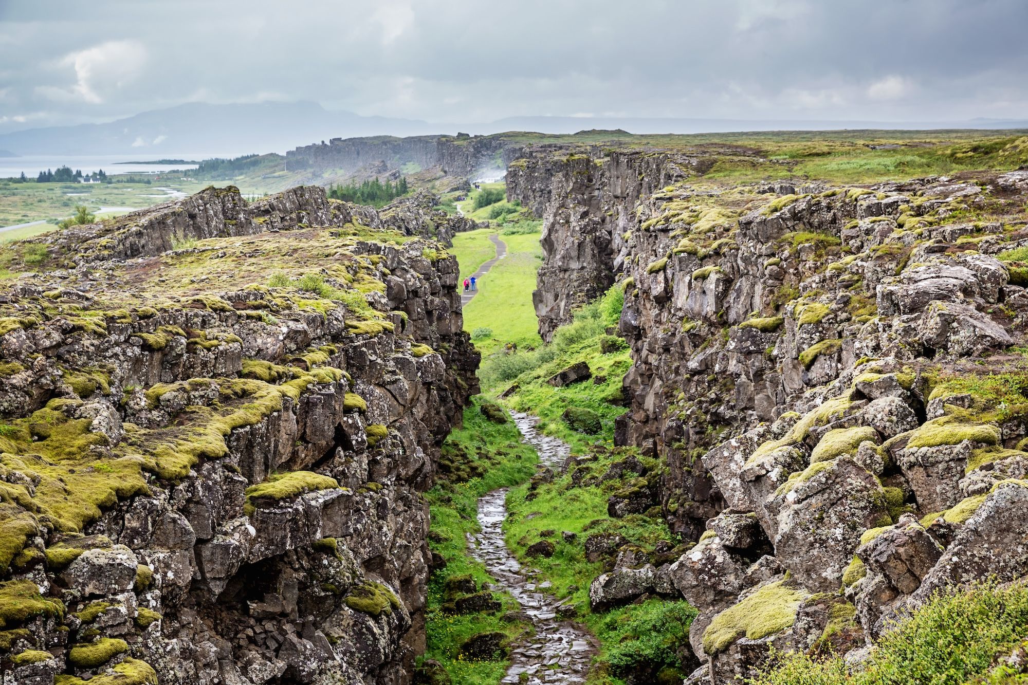 Fate base vicino a Þingvellir per i suoi numerosi itinerari escursionistici © terrababy / Getty Images