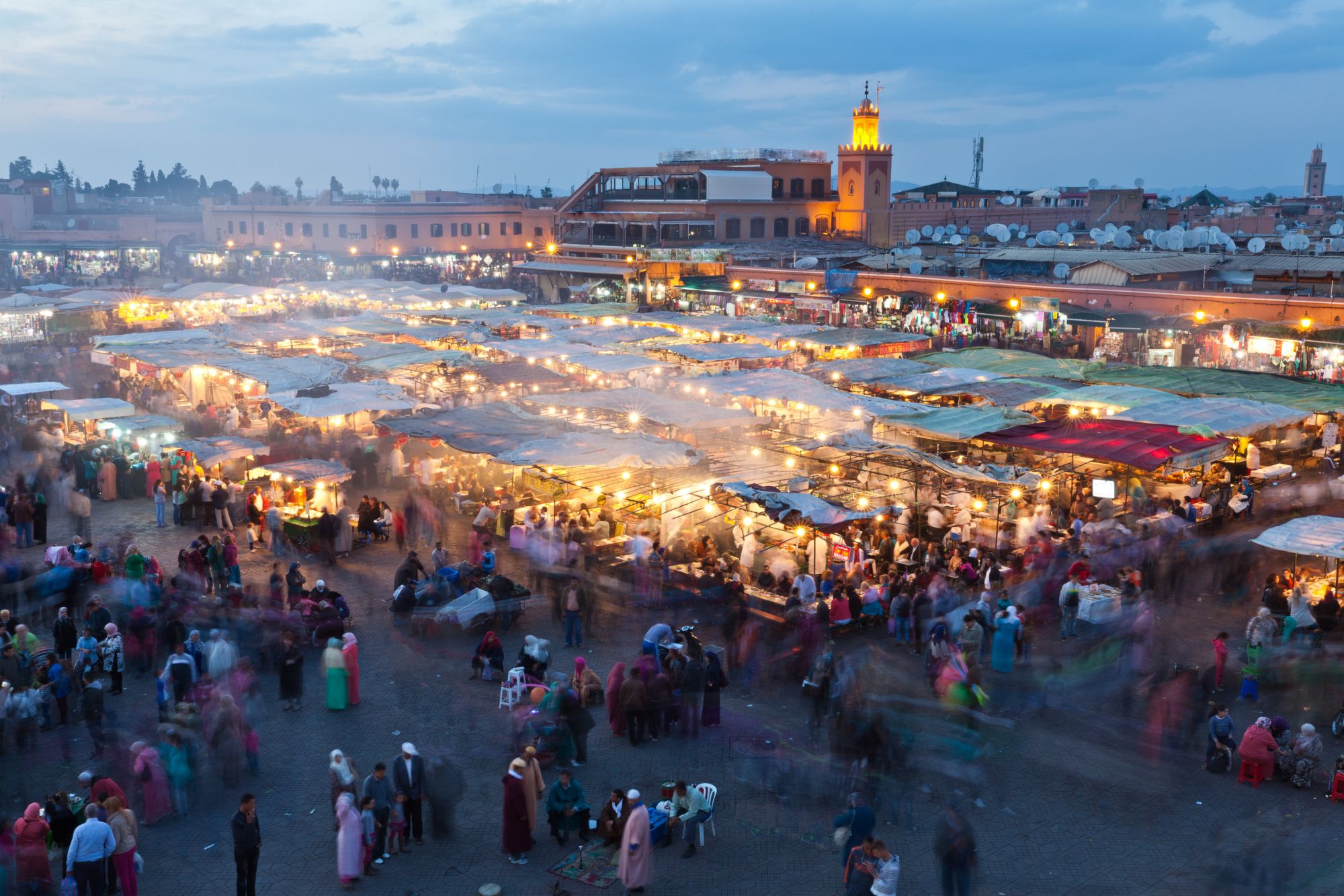 Un tour gastronomico guidato alle bancarelle di street food di Djemaa El Fna © Dave G Kelly/Getty Images