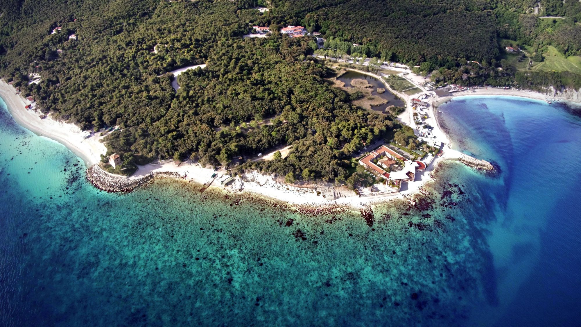 Portonovo, Riviera del Conero. Credits Francesco Conti / Shutterstock