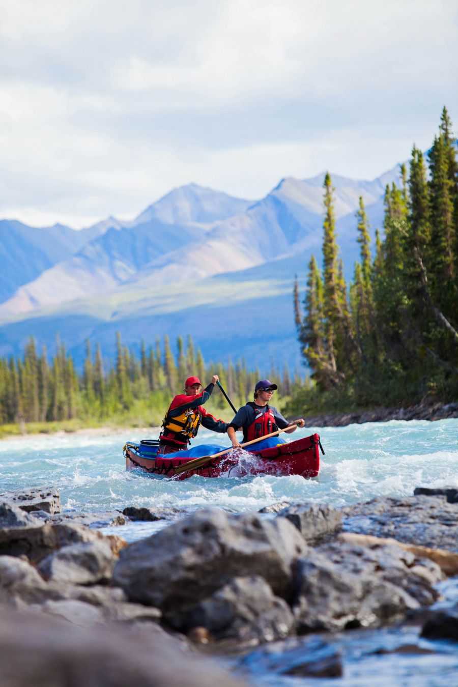 Rafting nella Nahanni National Park Reserve, in Canada. © GROGL/Getty Images