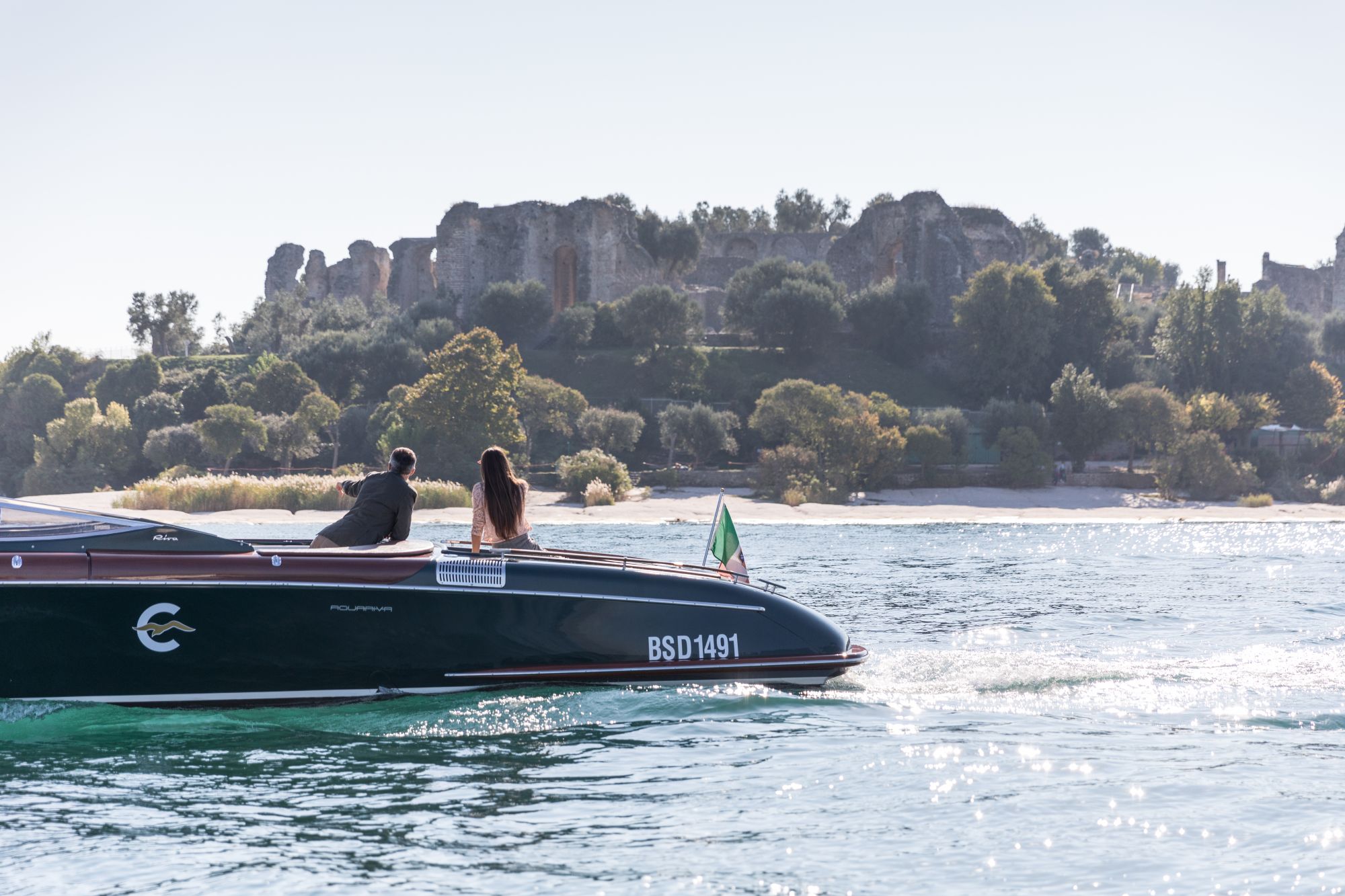 Navigazione a Sirmione. Credits Visit Brescia