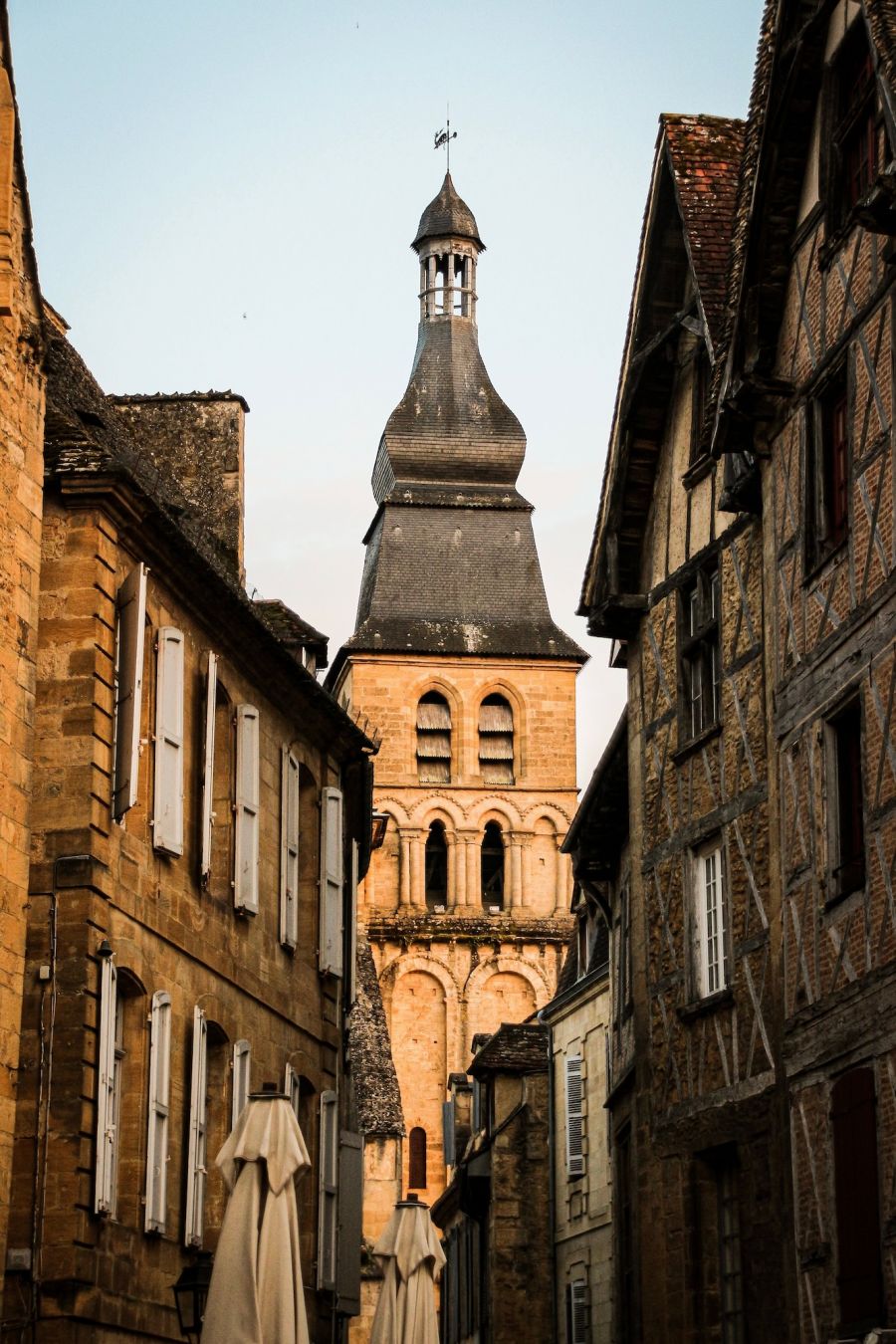 Tra i vicoli di Sarlat-la-Canéda ©Antonin Albert/Shutterstock